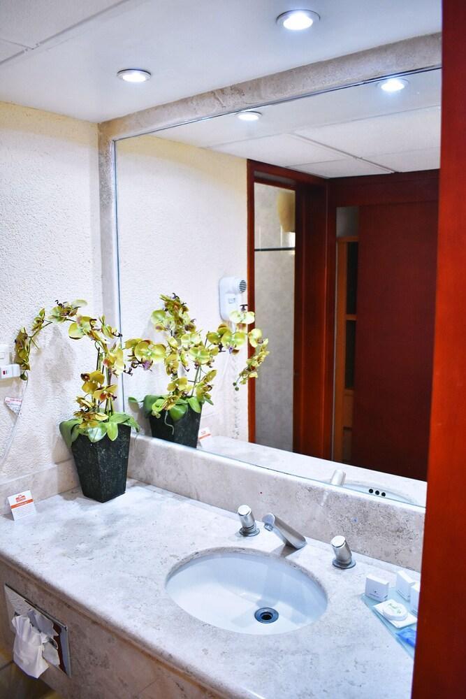 La Posada Hotel Y Suites San Luis Potosí Kültér fotó