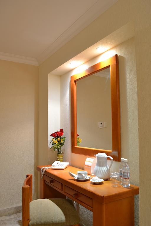 La Posada Hotel Y Suites San Luis Potosí Kültér fotó
