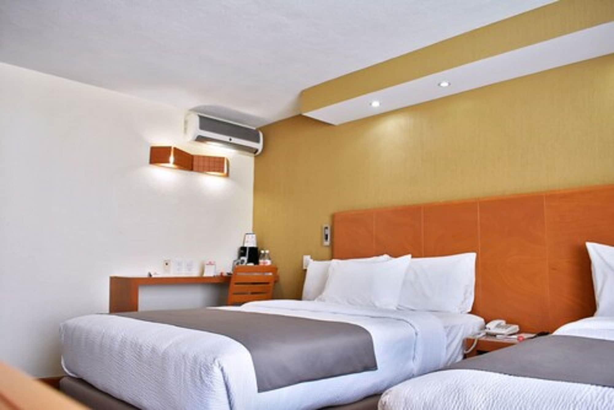 La Posada Hotel Y Suites San Luis Potosí Kültér fotó