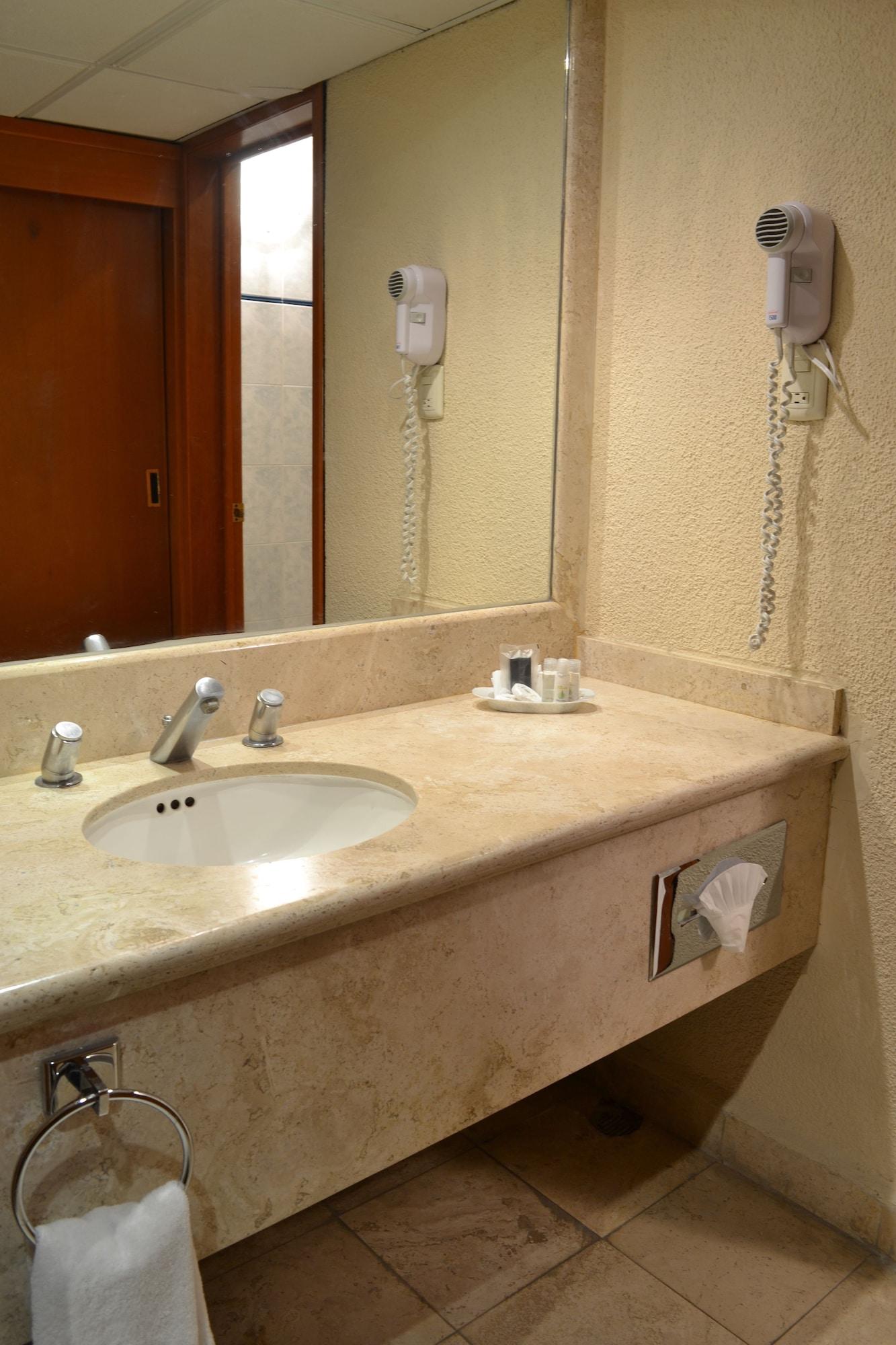 La Posada Hotel Y Suites San Luis Potosí Kültér fotó