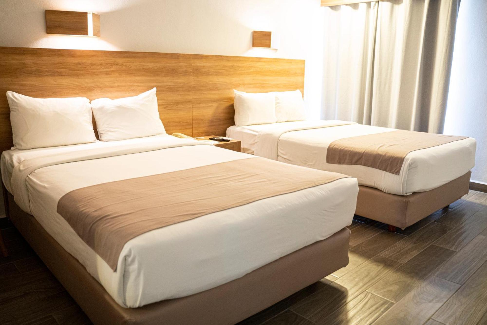 La Posada Hotel Y Suites San Luis Potosí Kültér fotó