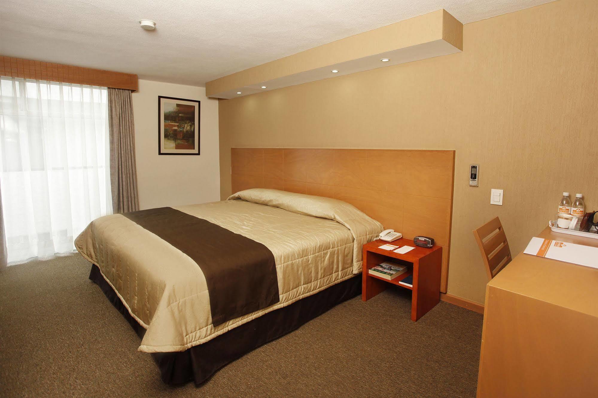 La Posada Hotel Y Suites San Luis Potosí Kültér fotó