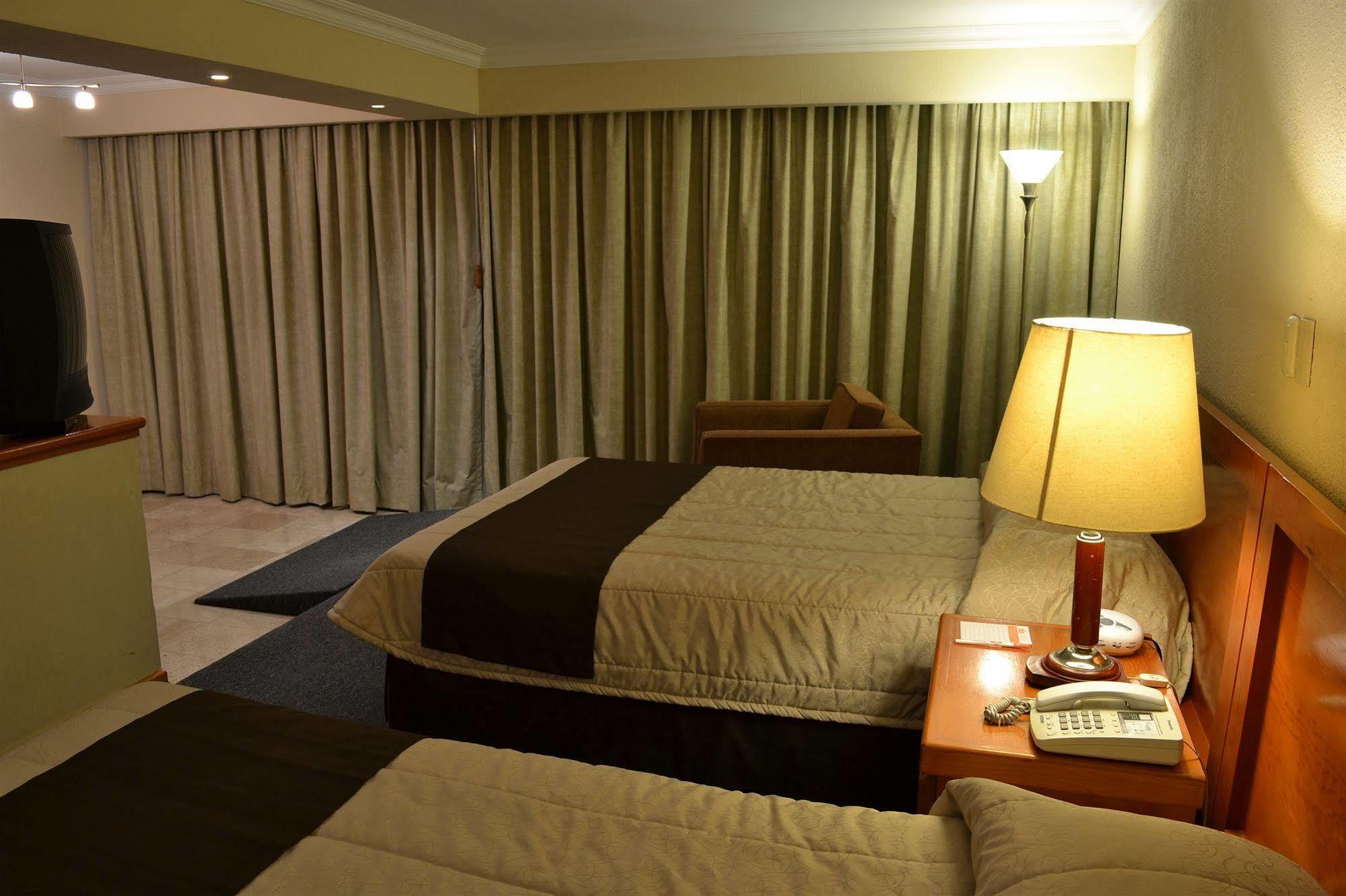 La Posada Hotel Y Suites San Luis Potosí Kültér fotó