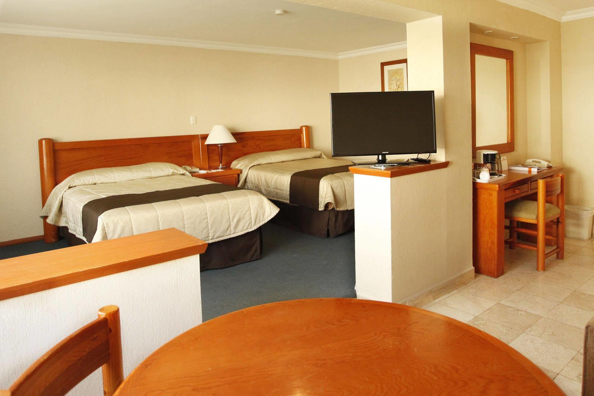 La Posada Hotel Y Suites San Luis Potosí Kültér fotó